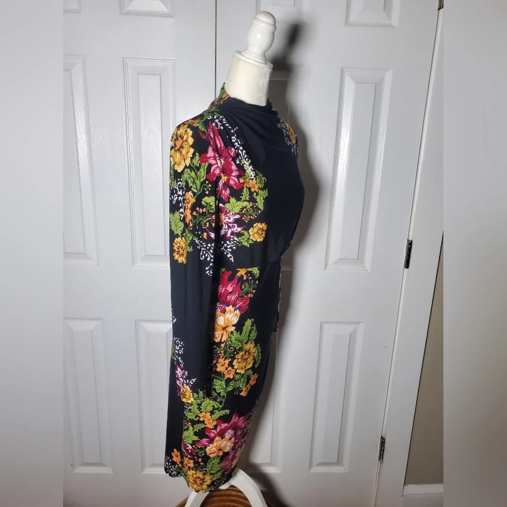 Clover and Sloane Long Sleeve Ruched Neck And Waist Lined Floral Pencil Dress - Picture 11 of 16